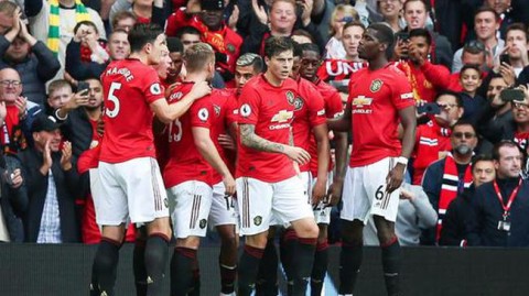 告别与传承：马奎尔续约曼联至2027，红魔5号球衣的复兴使命